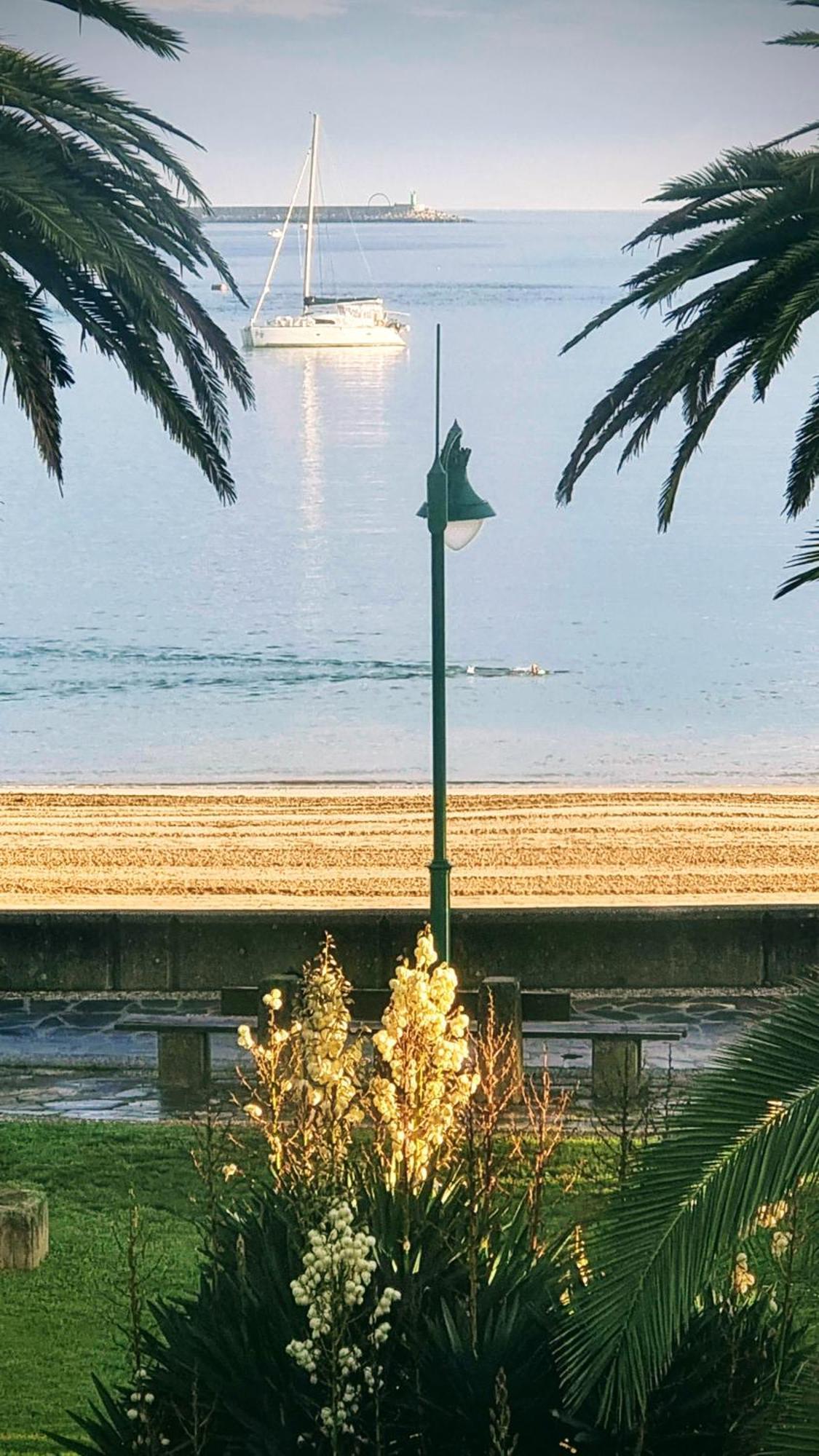 Precioso Atico Frente A La Playa De Santa Cristina Apartment A Coruna Ngoại thất bức ảnh